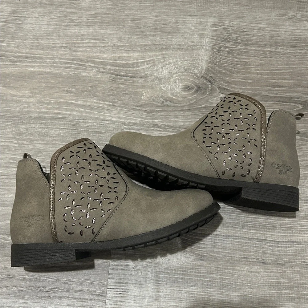 OshKosh B'gosh Taupe Cut-Out Ankle Boots